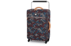 IT Luggage Medium Qulted Camo Suitcase 4 Wheel - Zinfandel